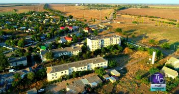 У селах Першотравневе та Зоря Труда вітали ювілярів