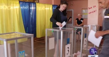 50 спостерігачів пильнували за виборами на дільниці у Першотравневому