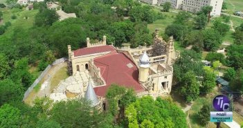 Палац Курісів активно реставрується та приймає туристів